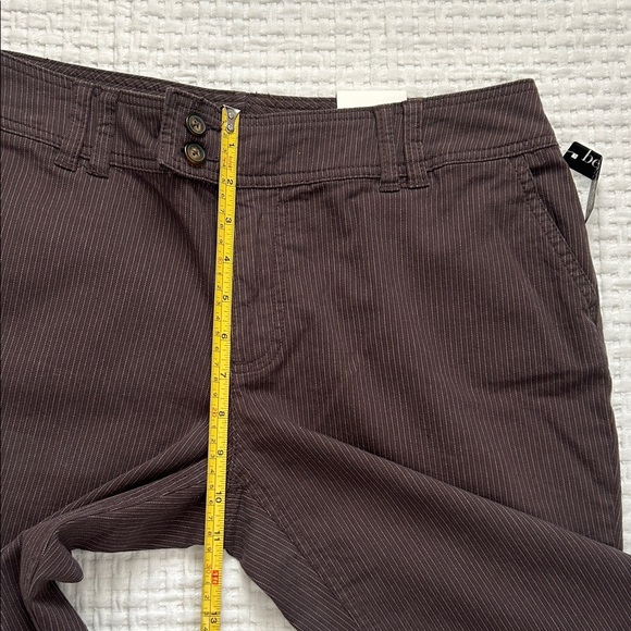 a.n.a Chocolate Pinstriped Women's Shorts - Picture 5 of 12